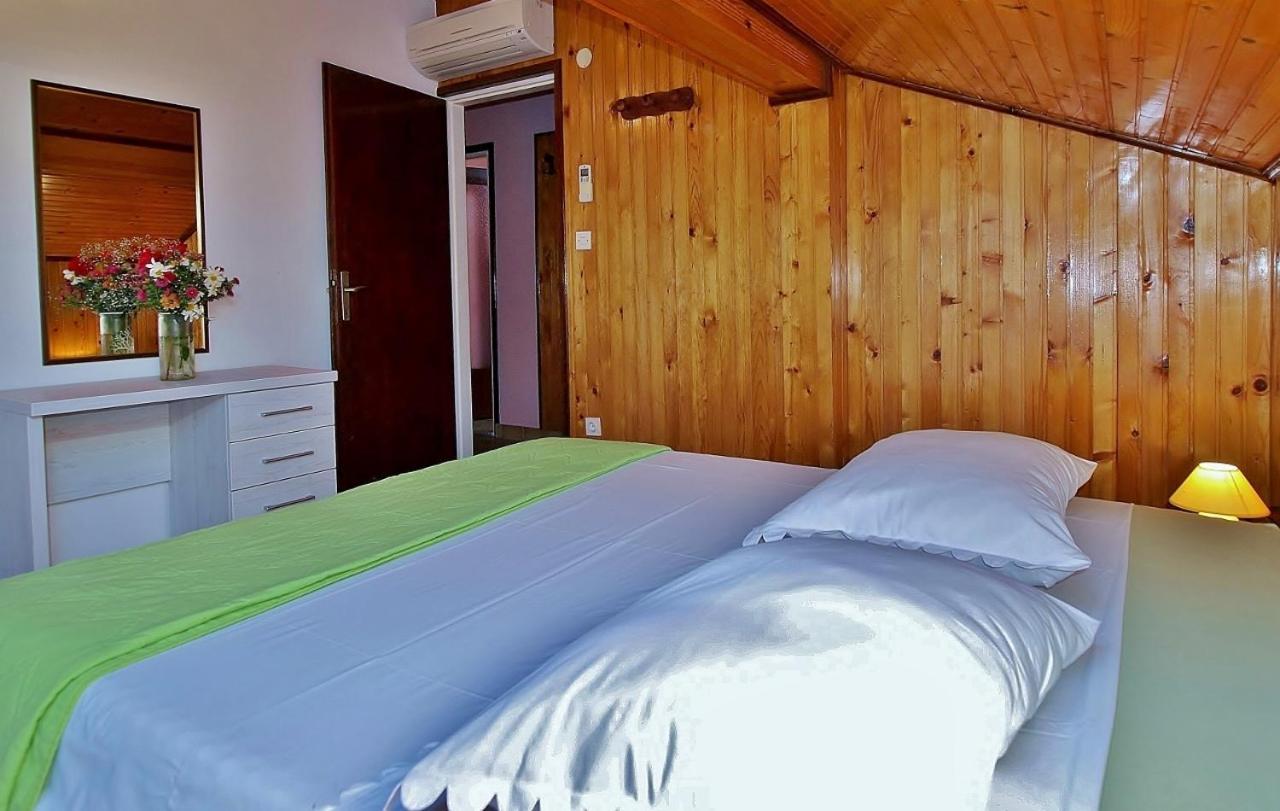 Apartments By The Sea Supetarska Draga - Donja, Rab - 4954 Bilik gambar